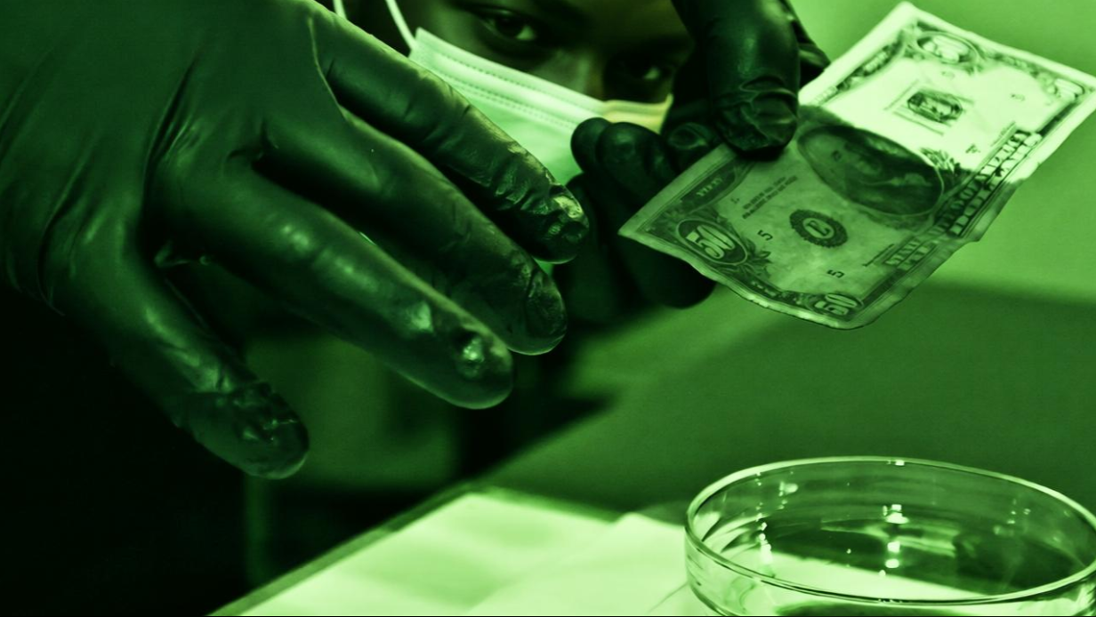 Analyse spectrophotométrique de billets dans notre laboratoire